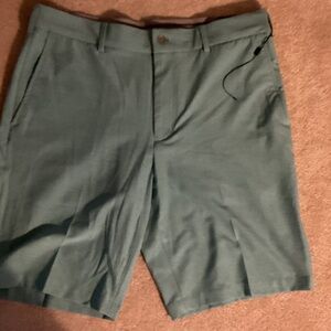 Men's Green Shorts 36 inseam 10